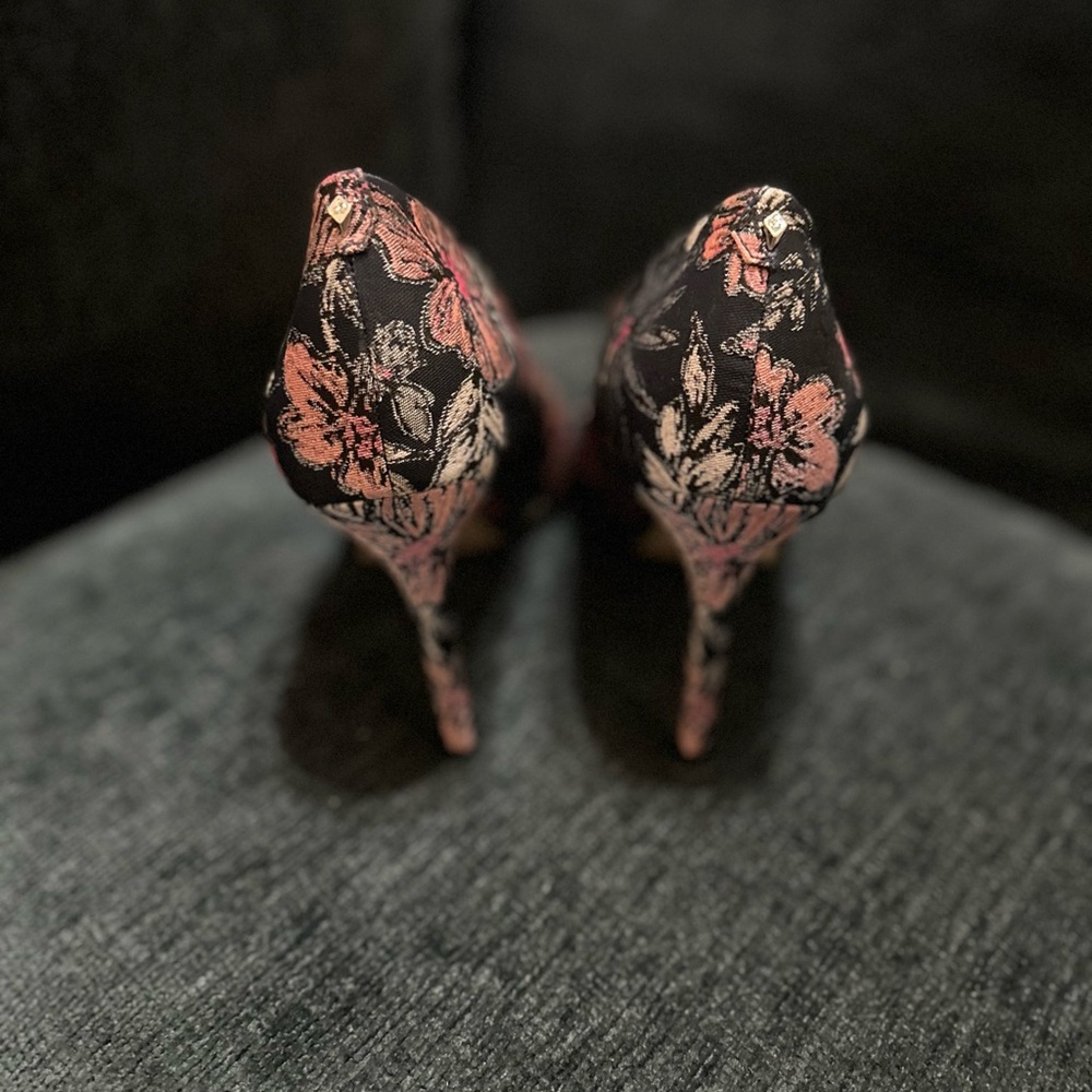 Sam Edelman Elegant Black and Pink Heels - Picture 2 of 7